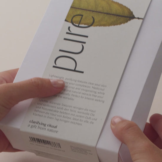 Dr. Hauschka Pure Gift Set with Revitalising Mask Clarifying Clay Mask and Cosmetic Sponge