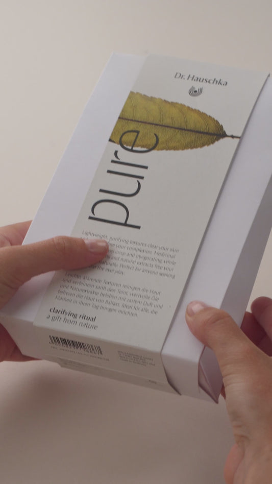 Dr. Hauschka Pure Gift Set with Revitalising Mask Clarifying Clay Mask and Cosmetic Sponge