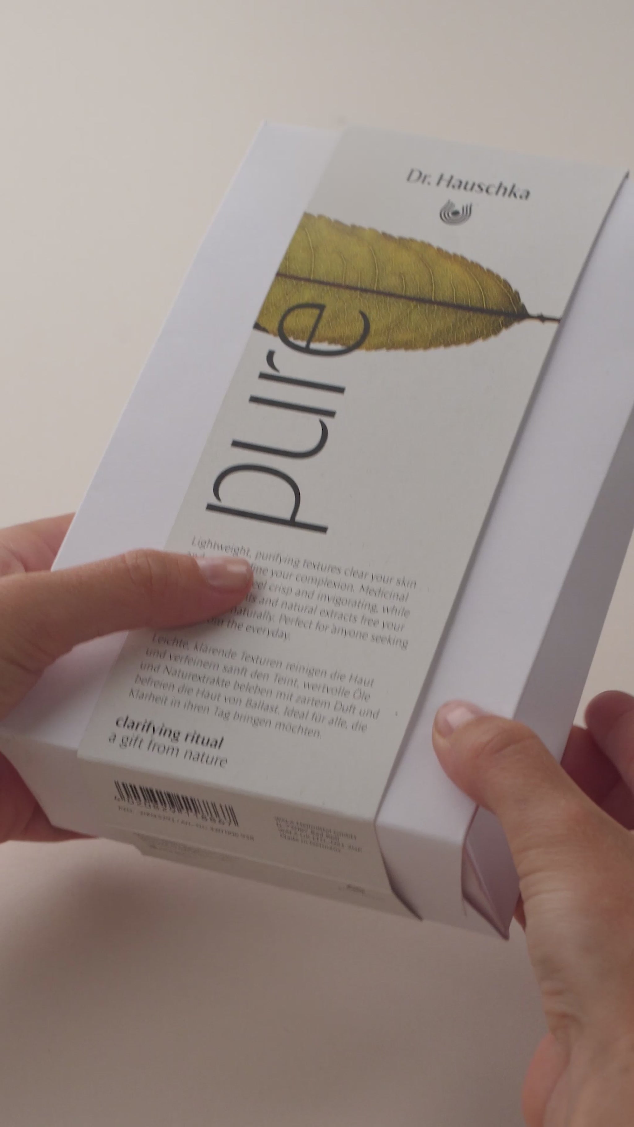 Dr. Hauschka Pure Gift Set with Revitalising Mask Clarifying Clay Mask and Cosmetic Sponge